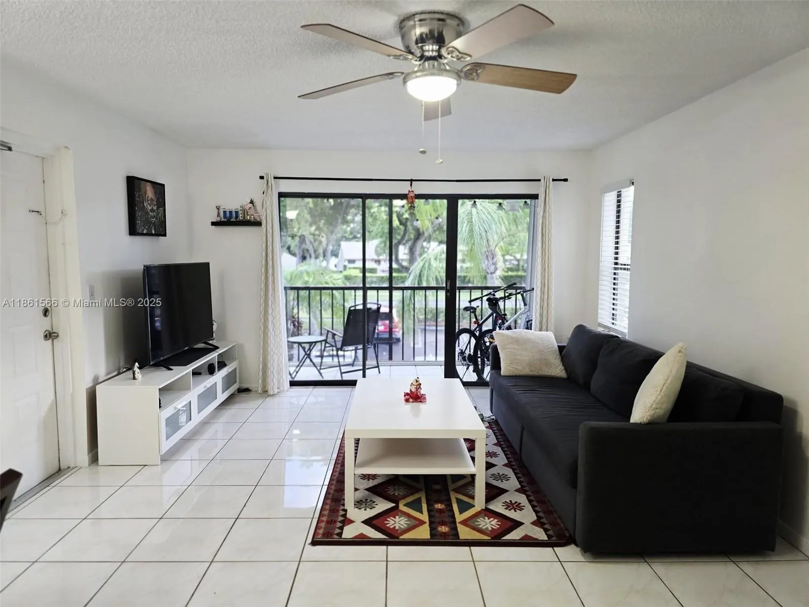 1102 Green Pine Blvd, #E2