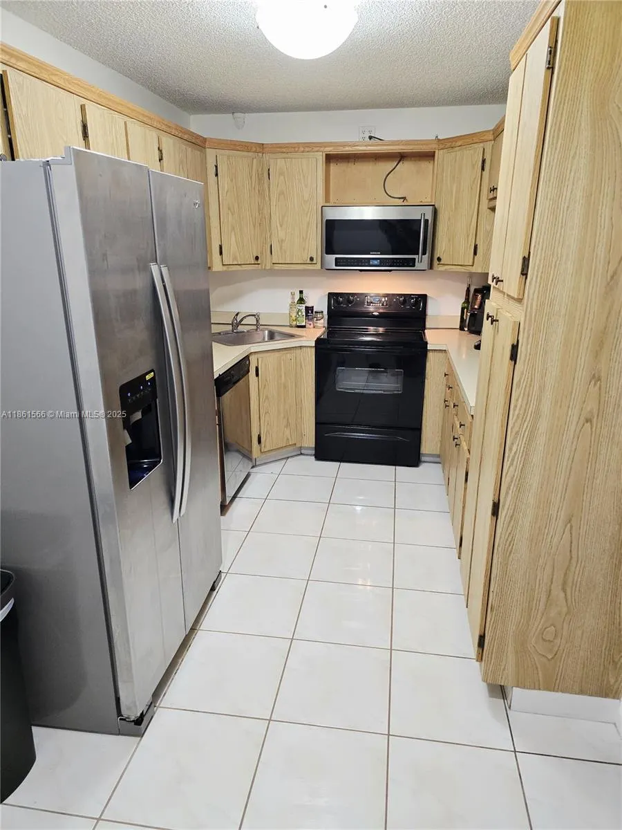 1102 Green Pine Blvd, #E2