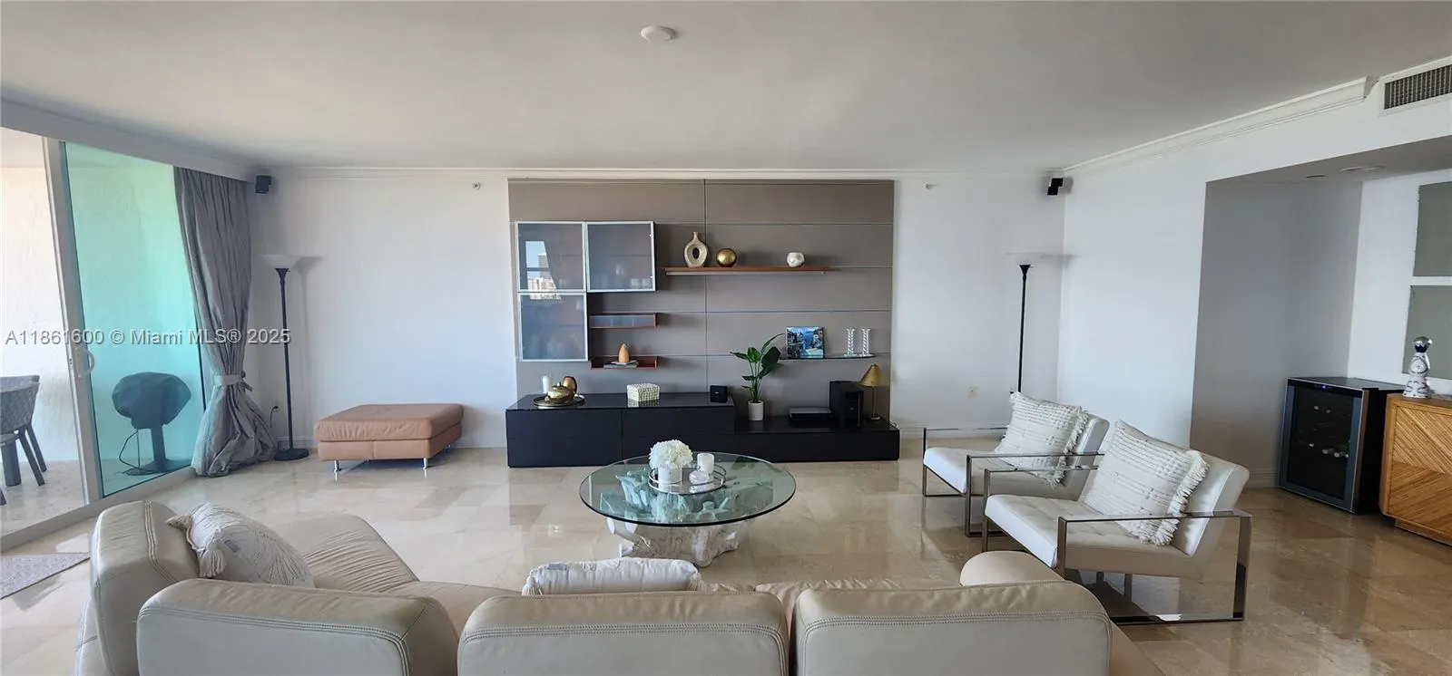 20201 E Country Club Dr, #2301