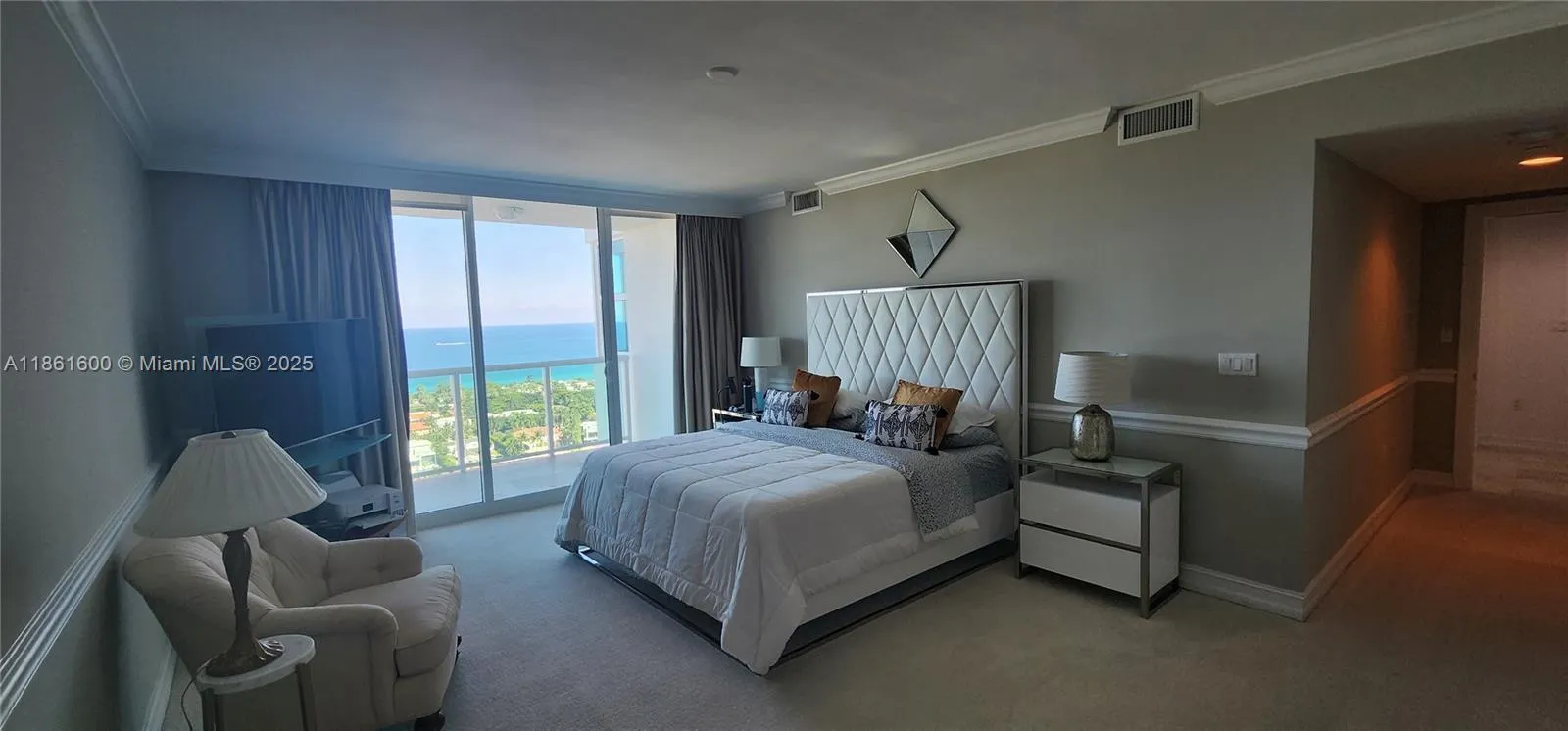 20201 E Country Club Dr, #2301