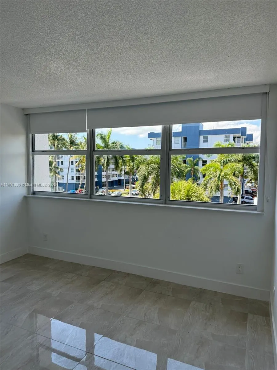 16546 NE 26th Ave, #4J
