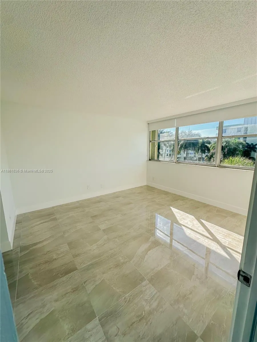 16546 NE 26th Ave, #4J