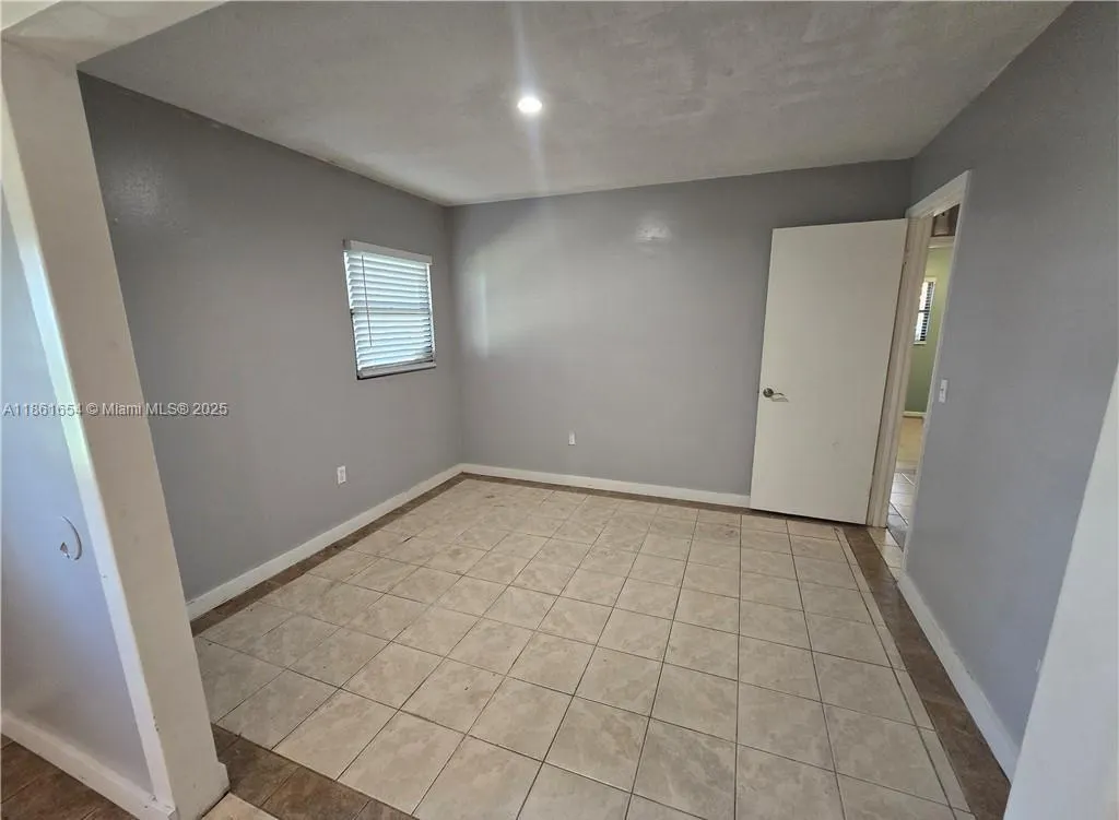 1400 Randall Rd