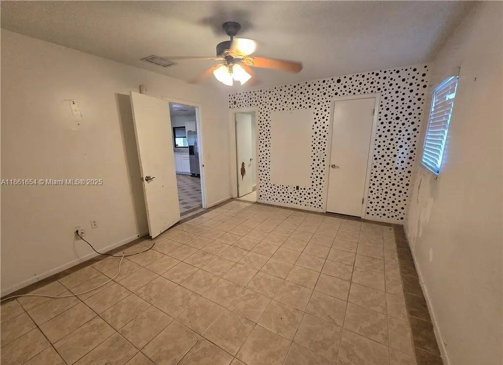 1400 Randall Rd