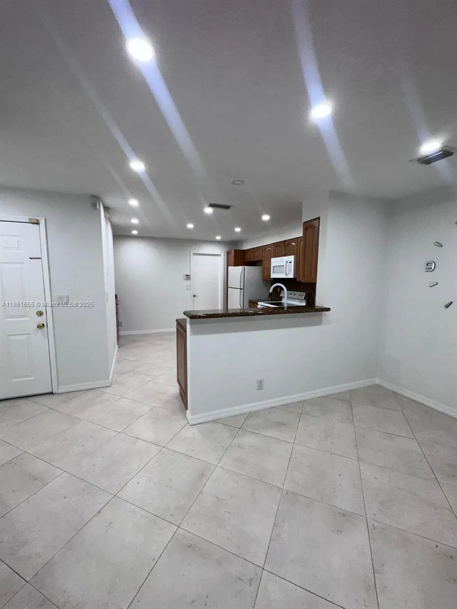 991 Sevilla Cir