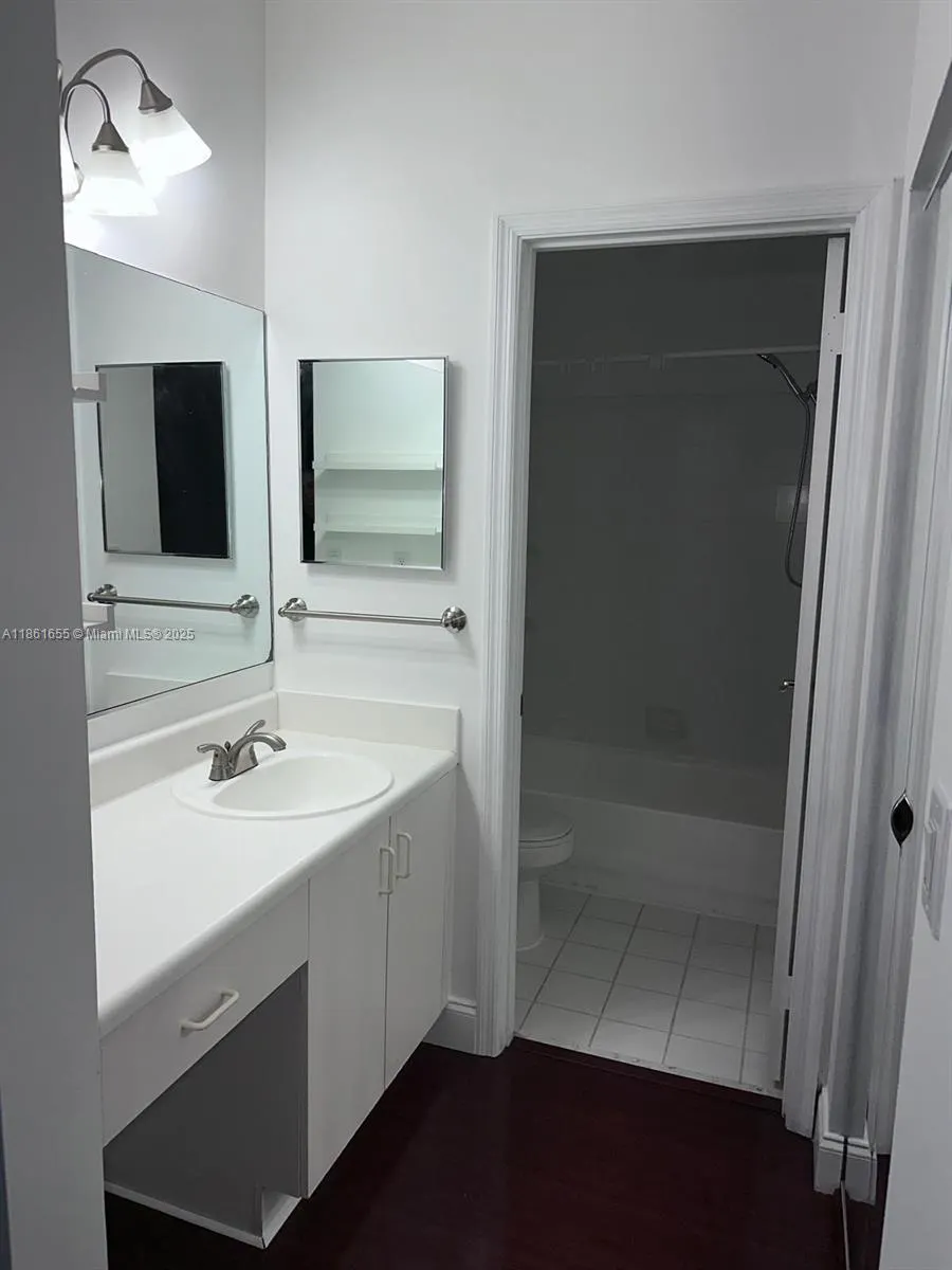 991 Sevilla Cir