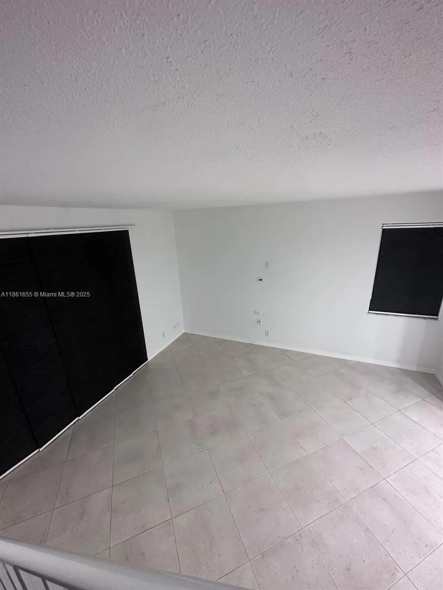 991 Sevilla Cir