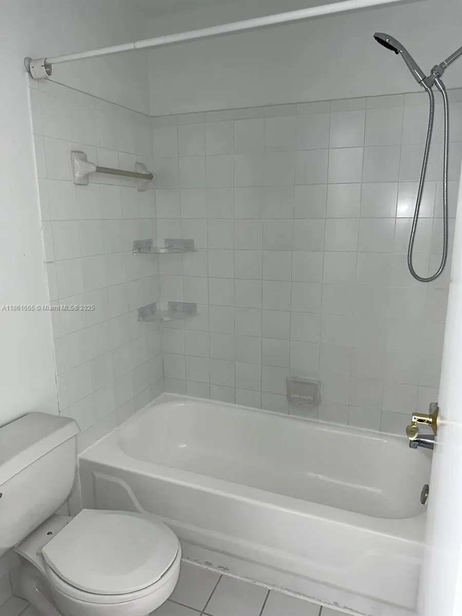 991 Sevilla Cir
