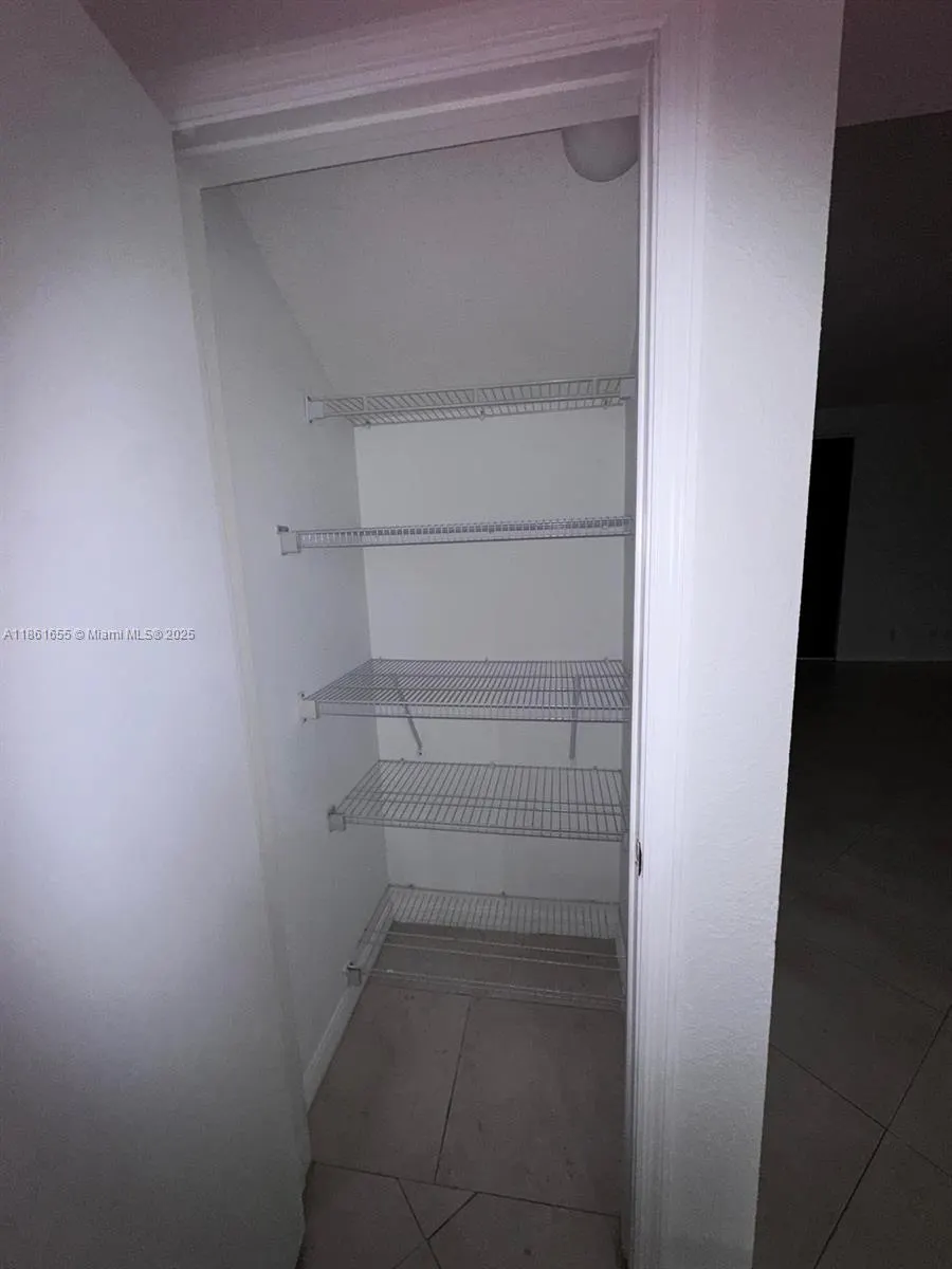 991 Sevilla Cir