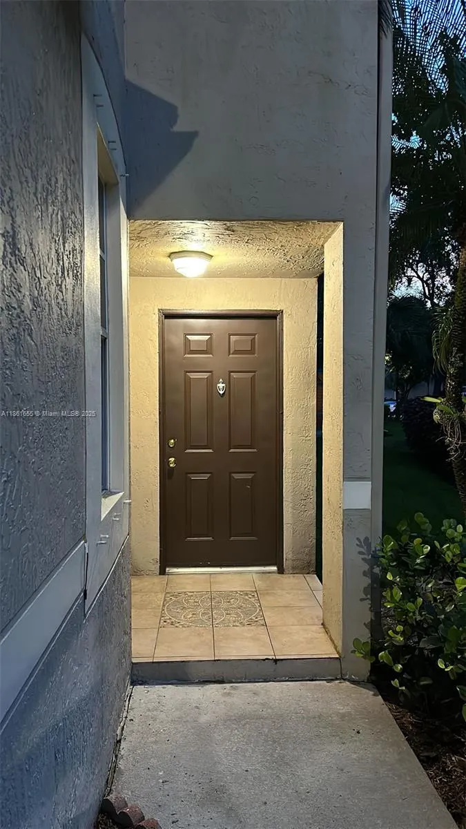 991 Sevilla Cir