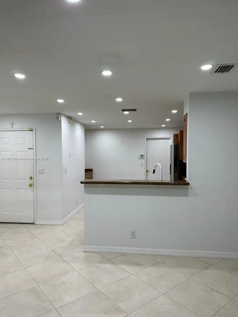 991 Sevilla Cir