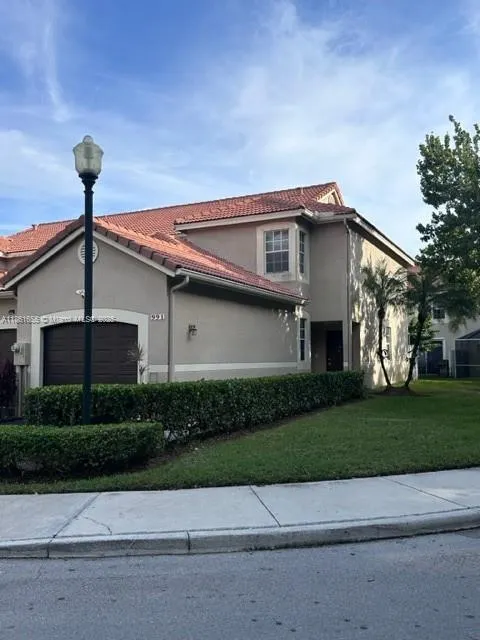 991 Sevilla Cir