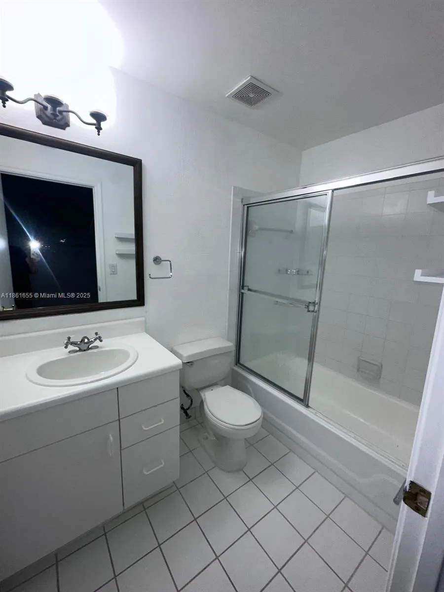 991 Sevilla Cir