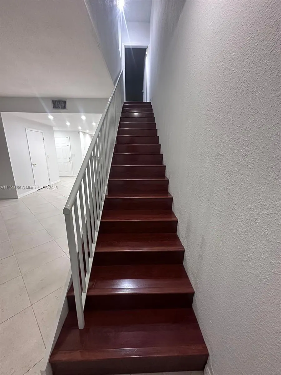 991 Sevilla Cir