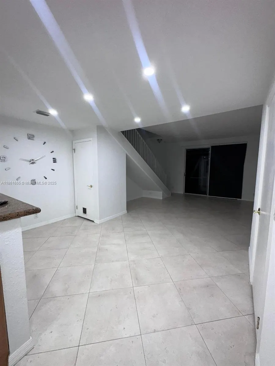 991 Sevilla Cir