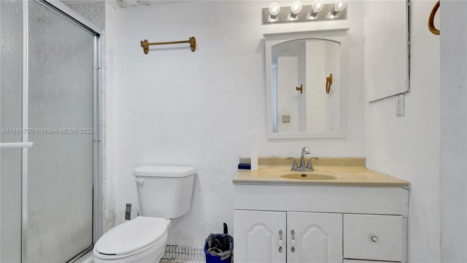 3101 N Country Club Dr, #401