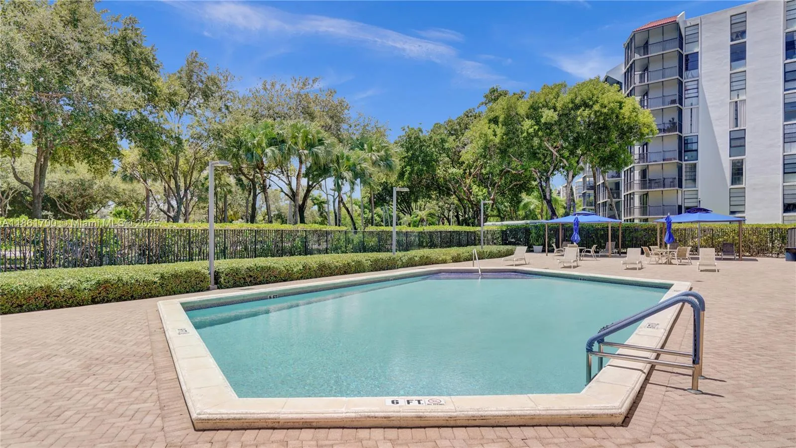 3101 N Country Club Dr, #401