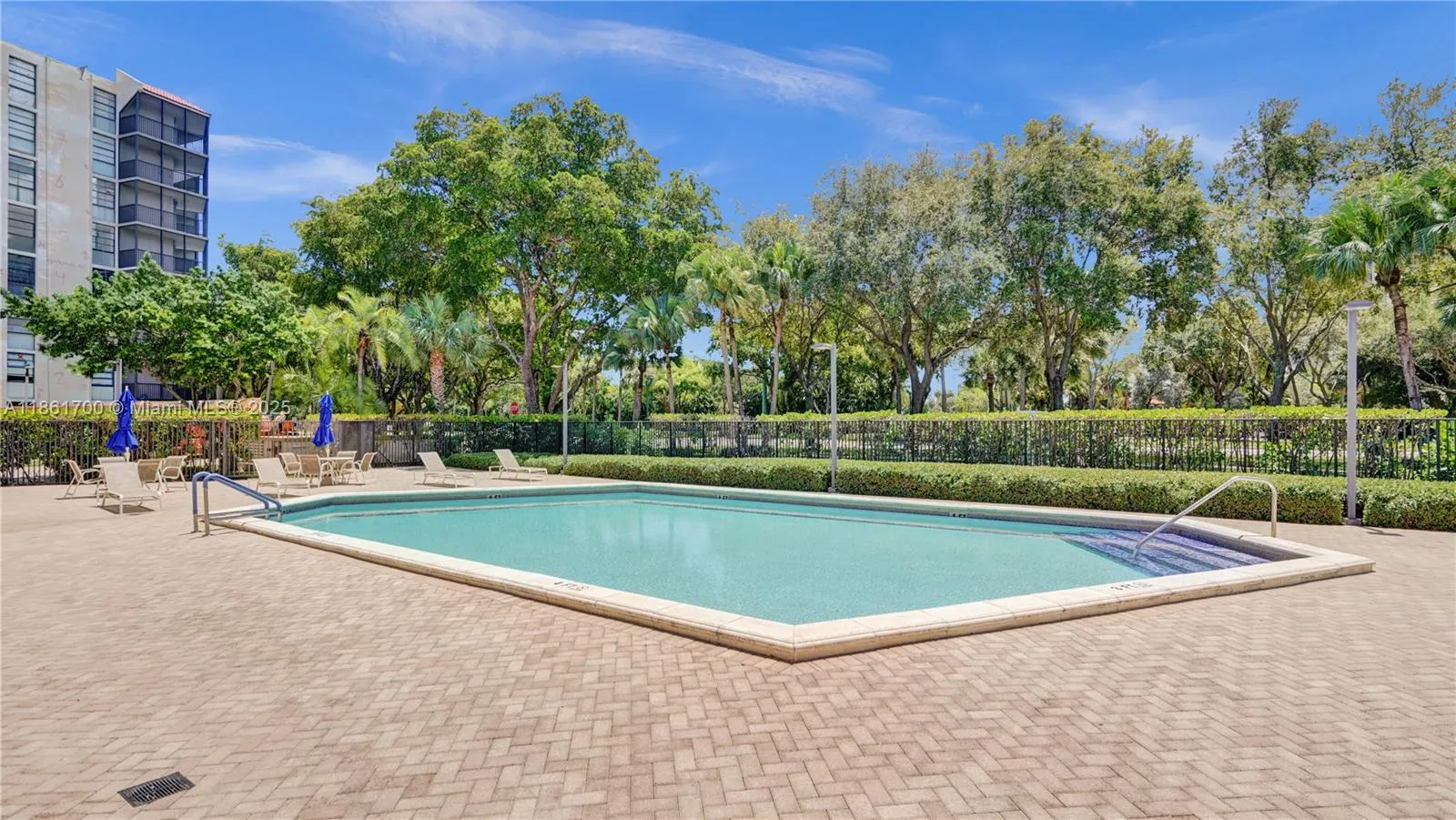 3101 N Country Club Dr, #401