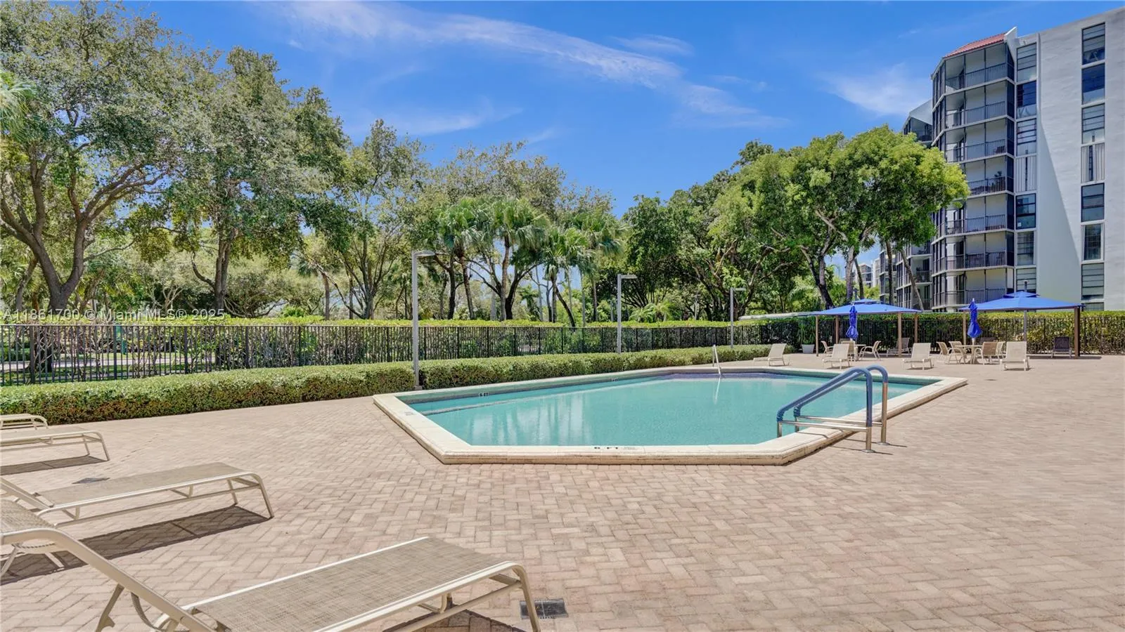 3101 N Country Club Dr, #401