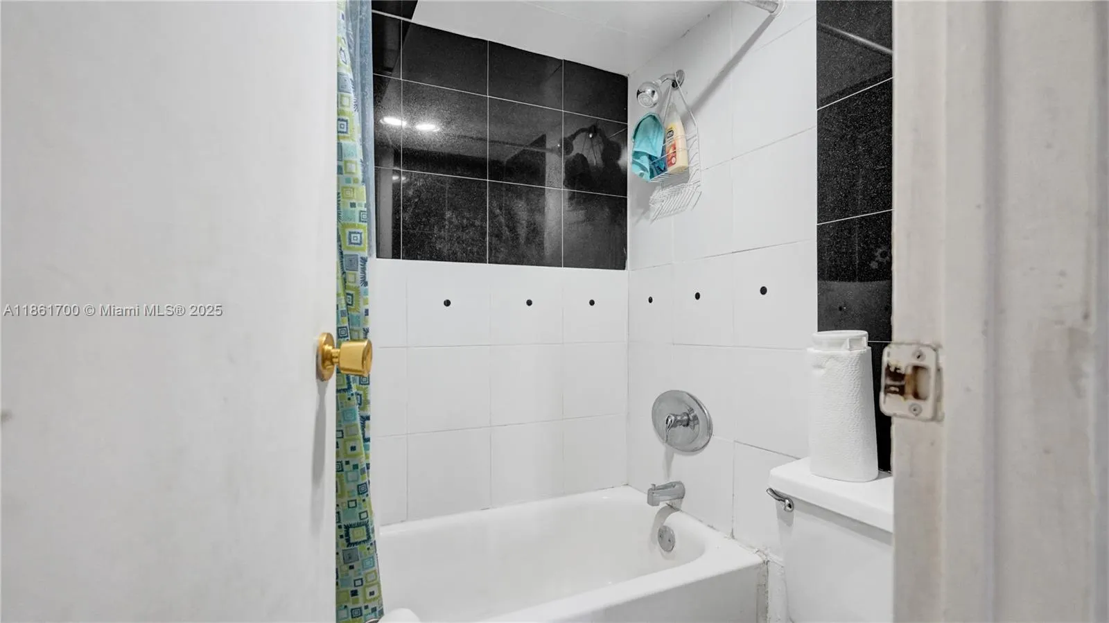 3101 N Country Club Dr, #401