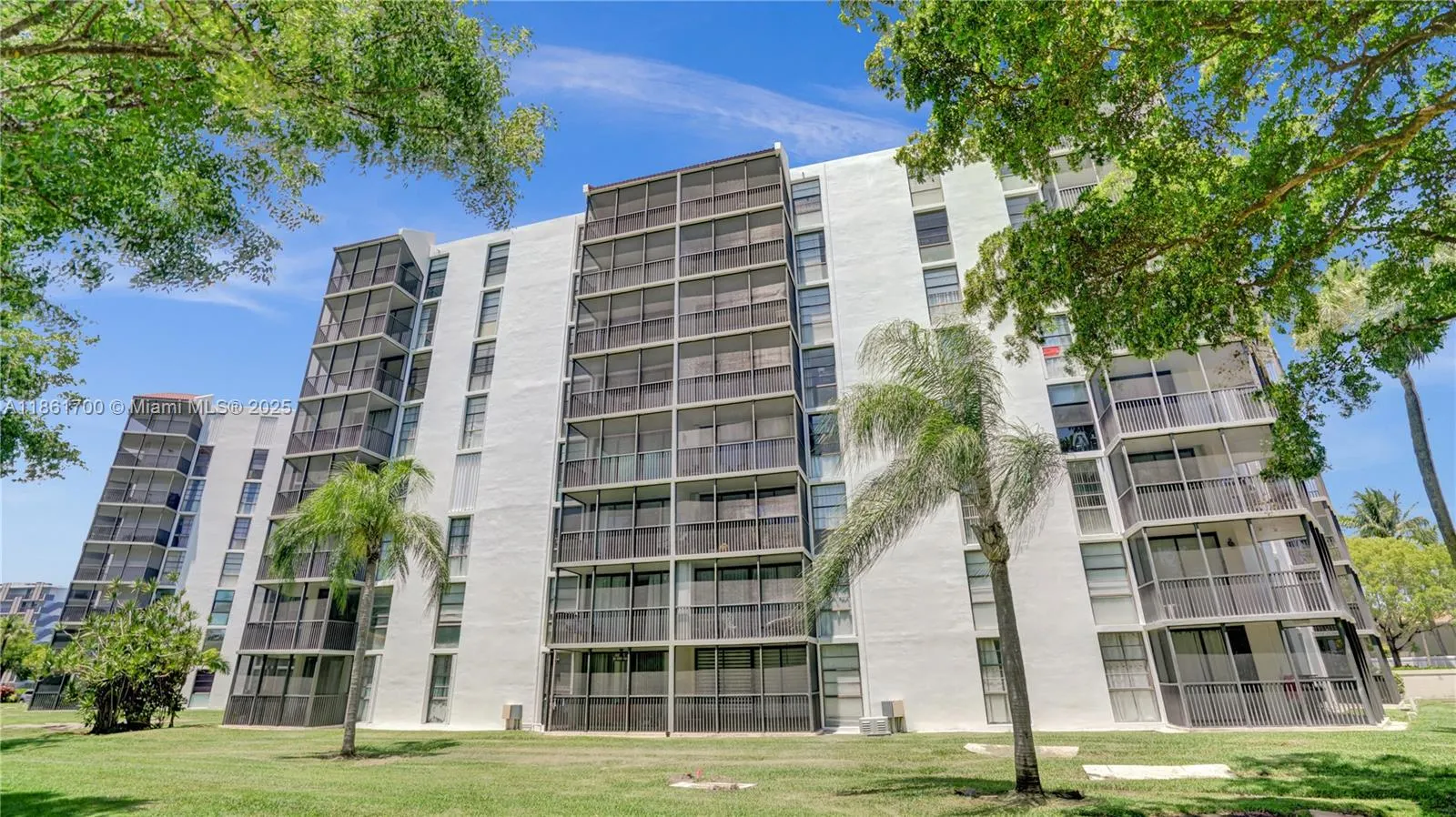 3101 N Country Club Dr, #401