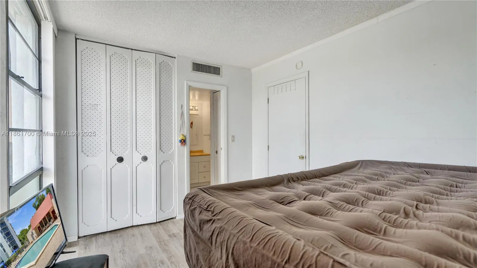 3101 N Country Club Dr, #401