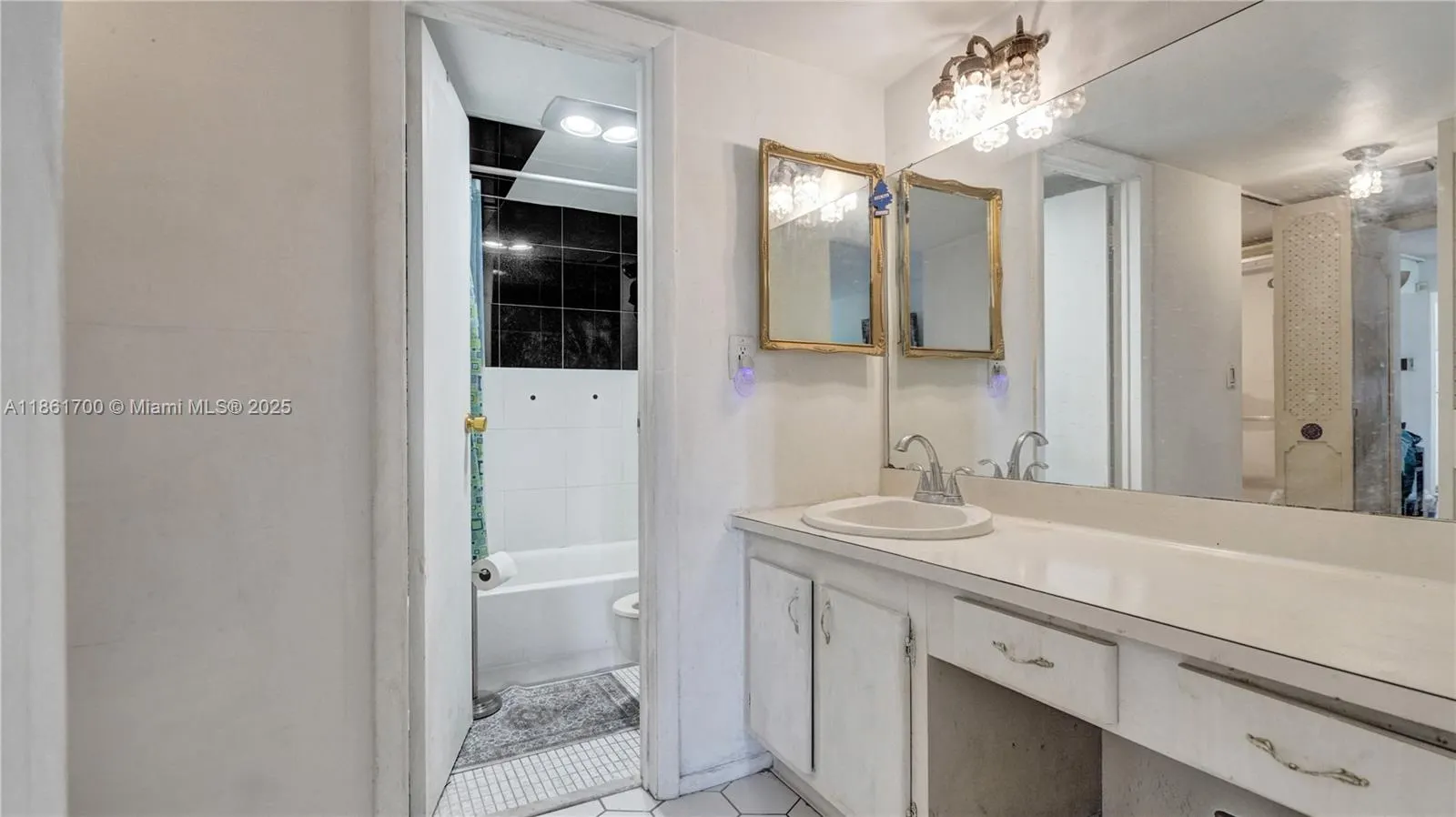 3101 N Country Club Dr, #401