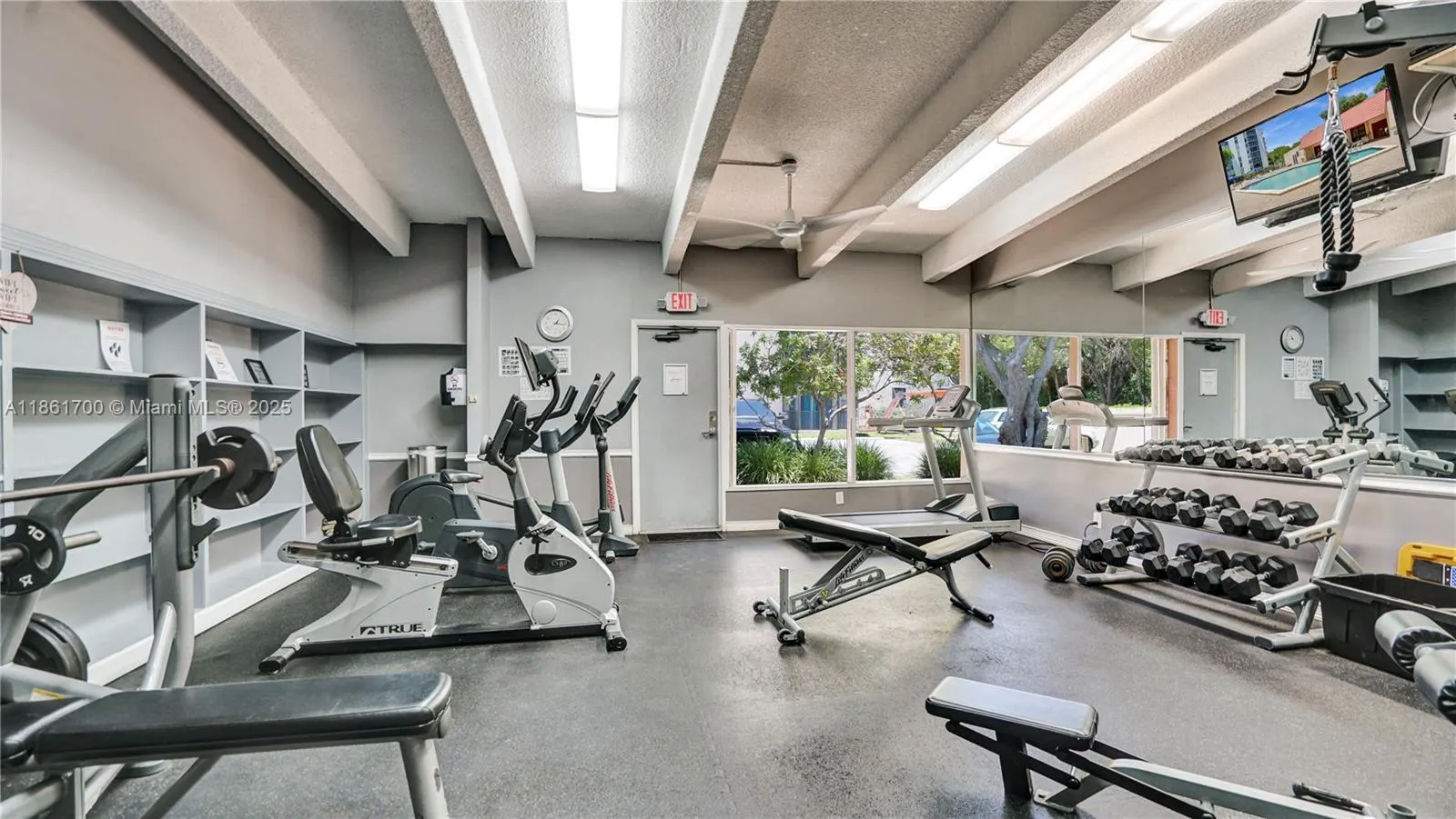 3101 N Country Club Dr, #401