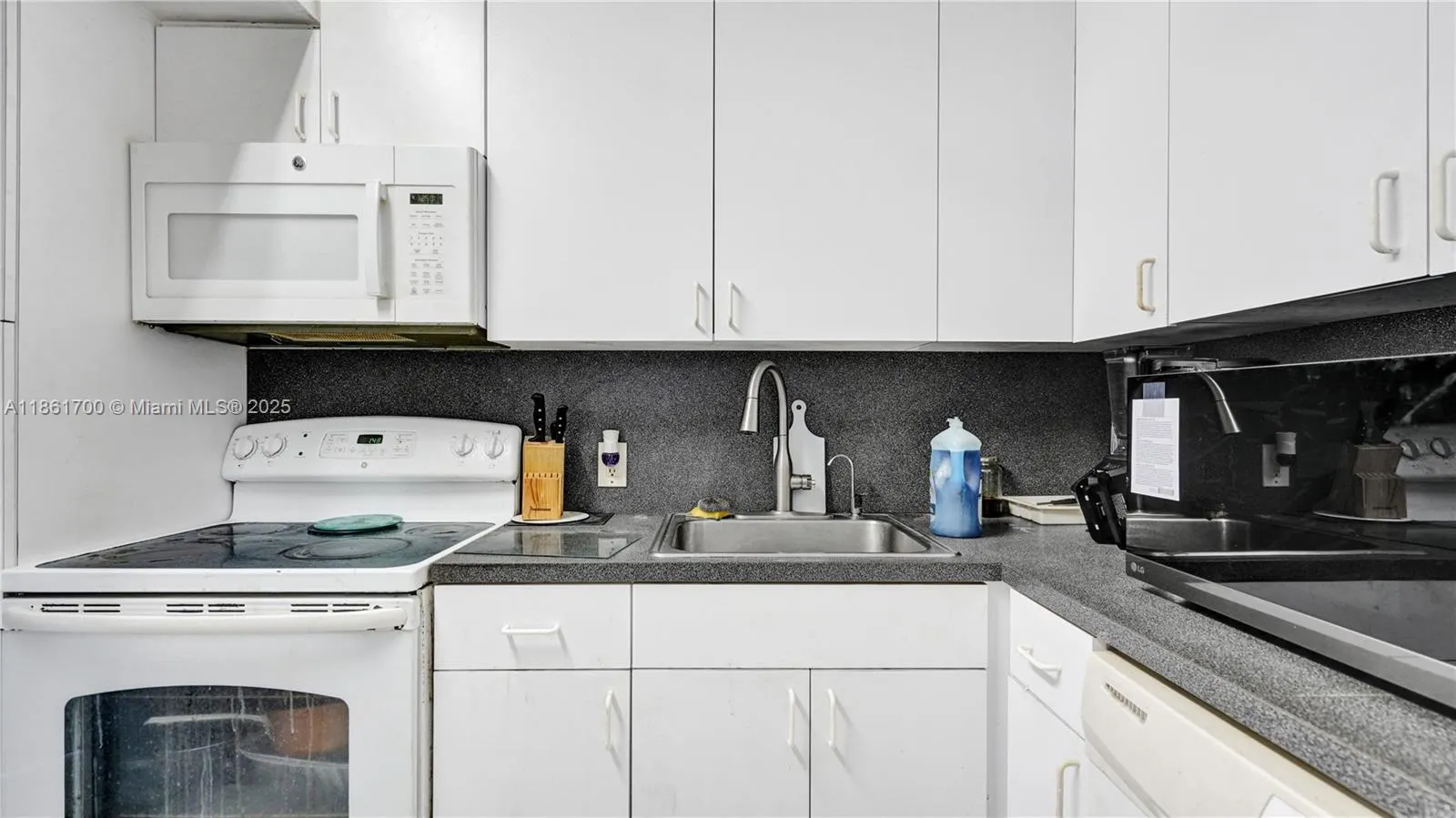 3101 N Country Club Dr, #401