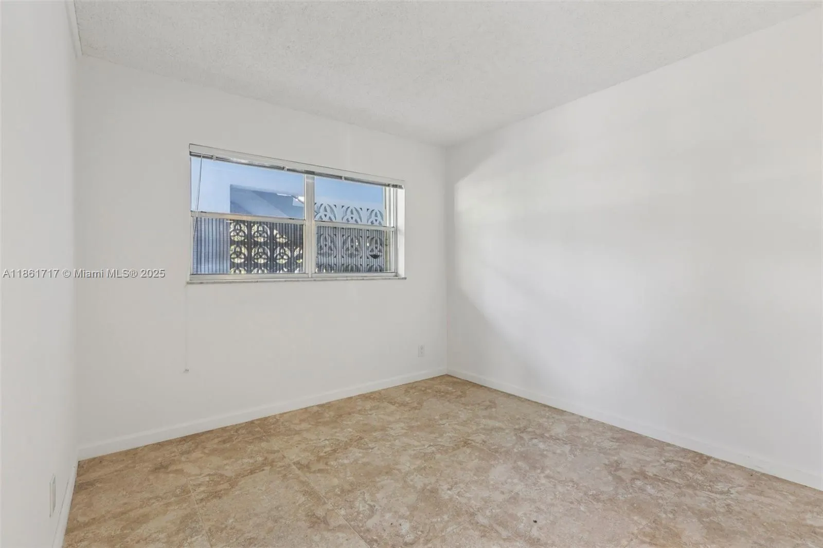 2000 S Federal Hwy, #109