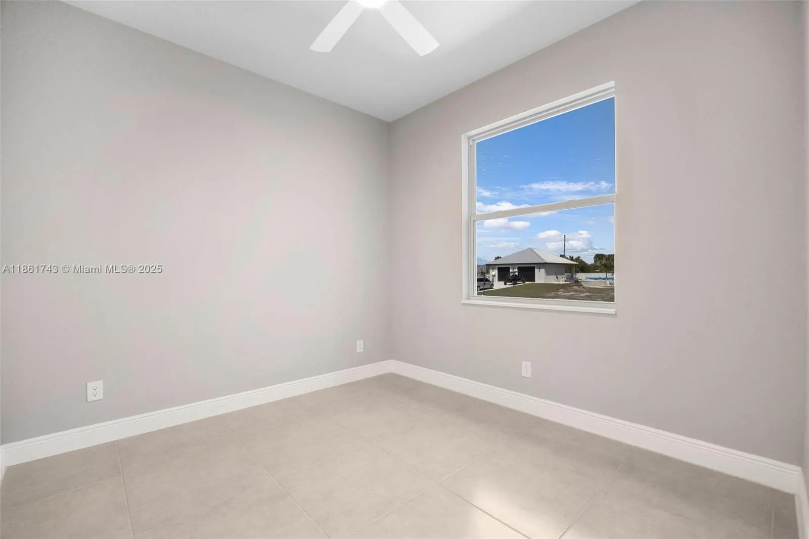 5028 N Peachtree CIR