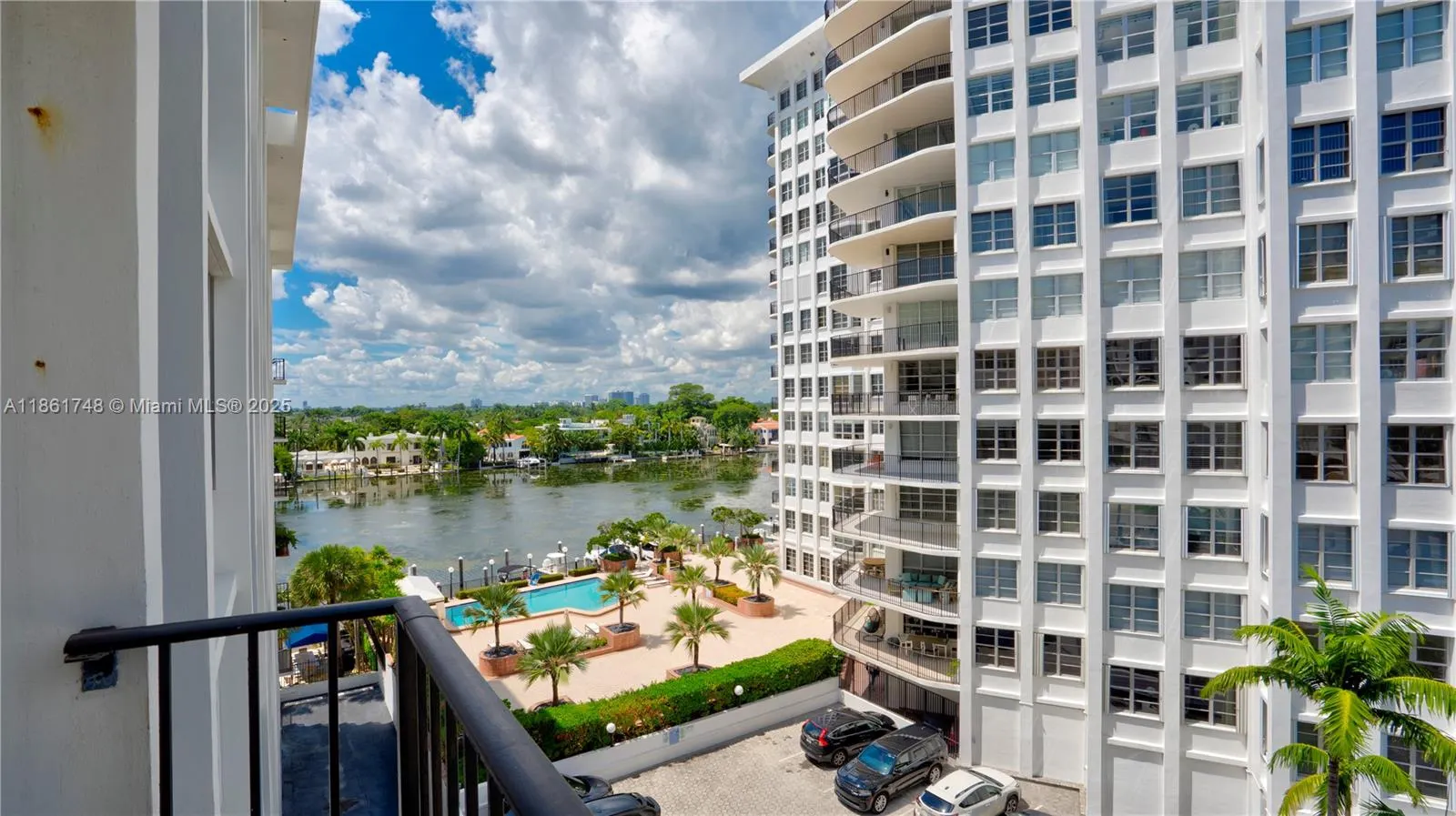 5640 Collins Ave, #6B