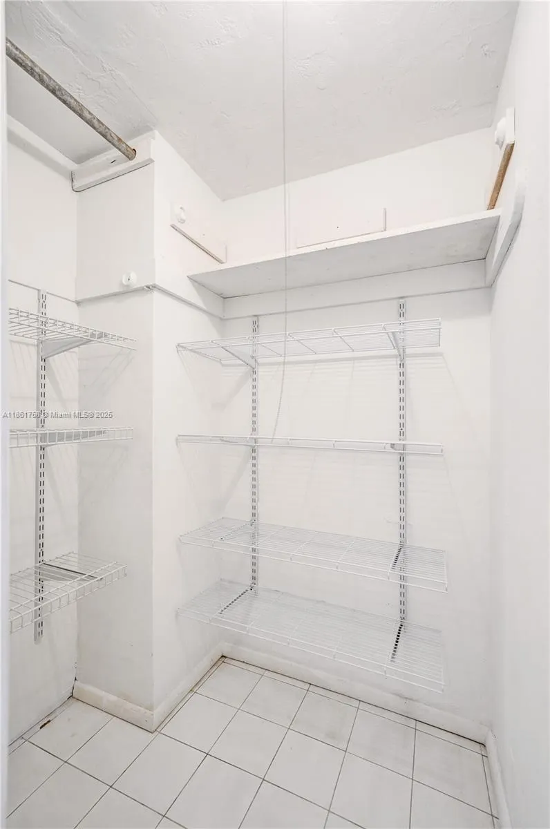 455 Paradise Isle Blvd, #104