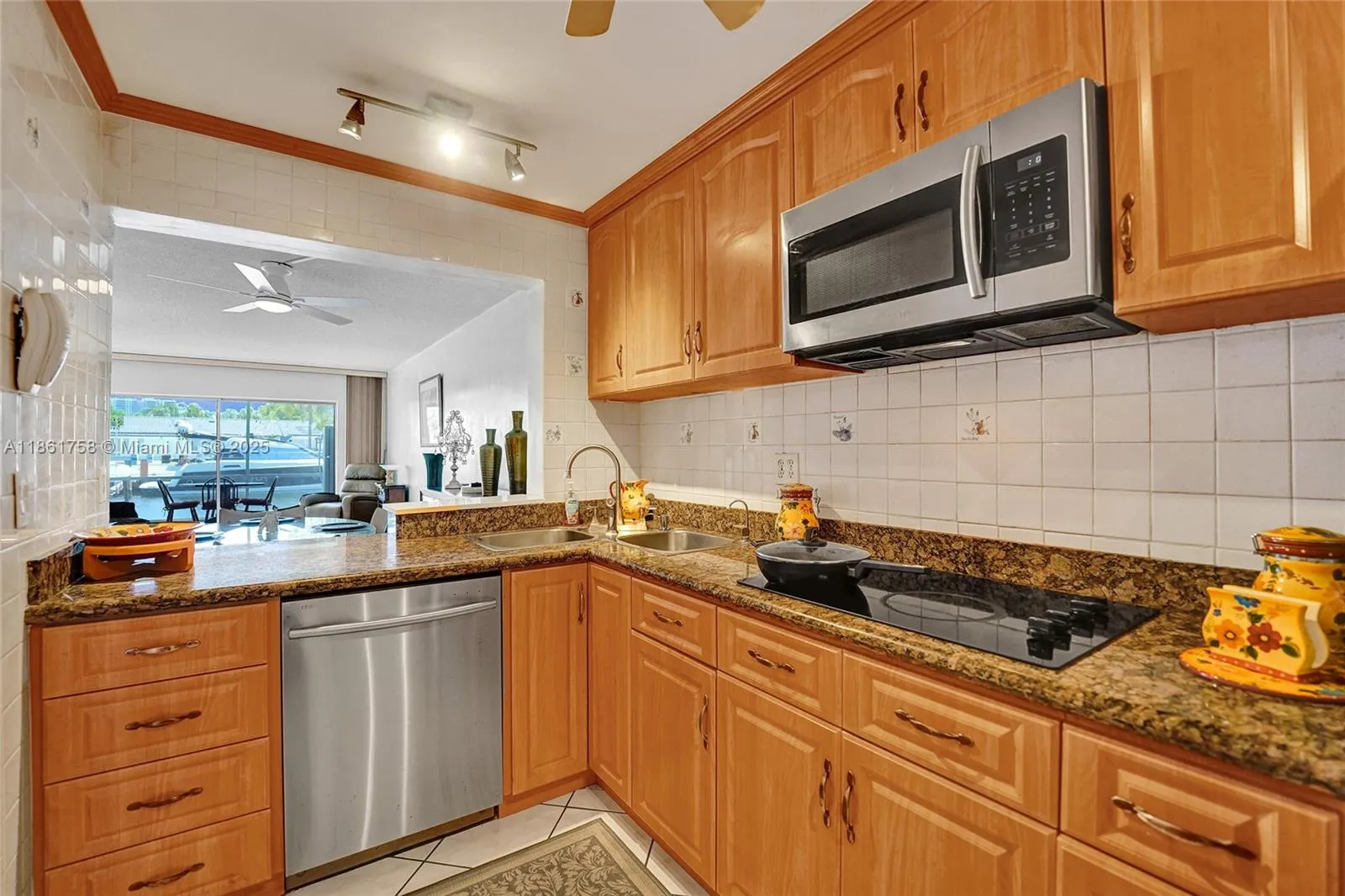 455 Paradise Isle Blvd, #104