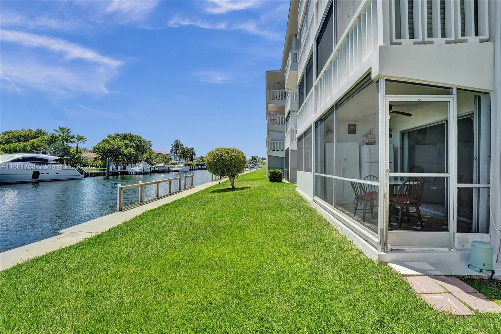 455 Paradise Isle Blvd, #104