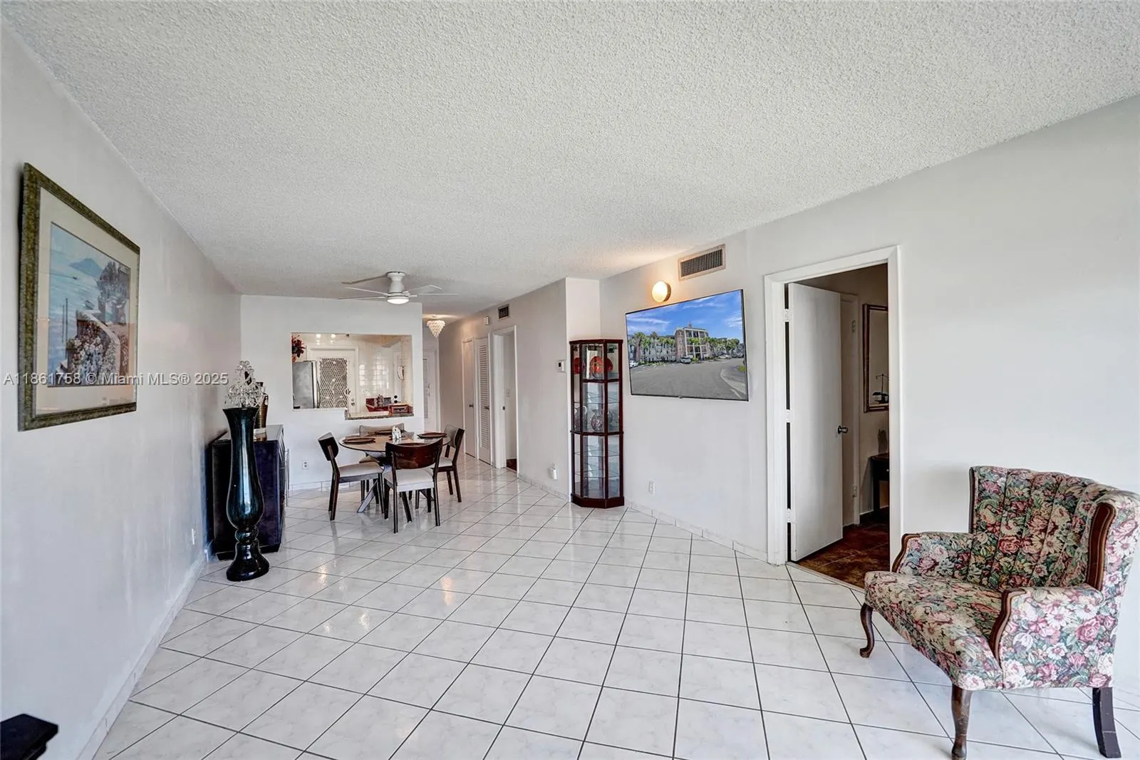 455 Paradise Isle Blvd, #104