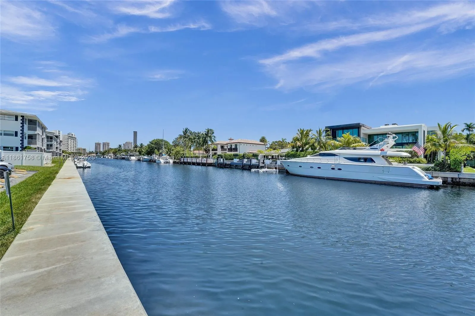 455 Paradise Isle Blvd, #104