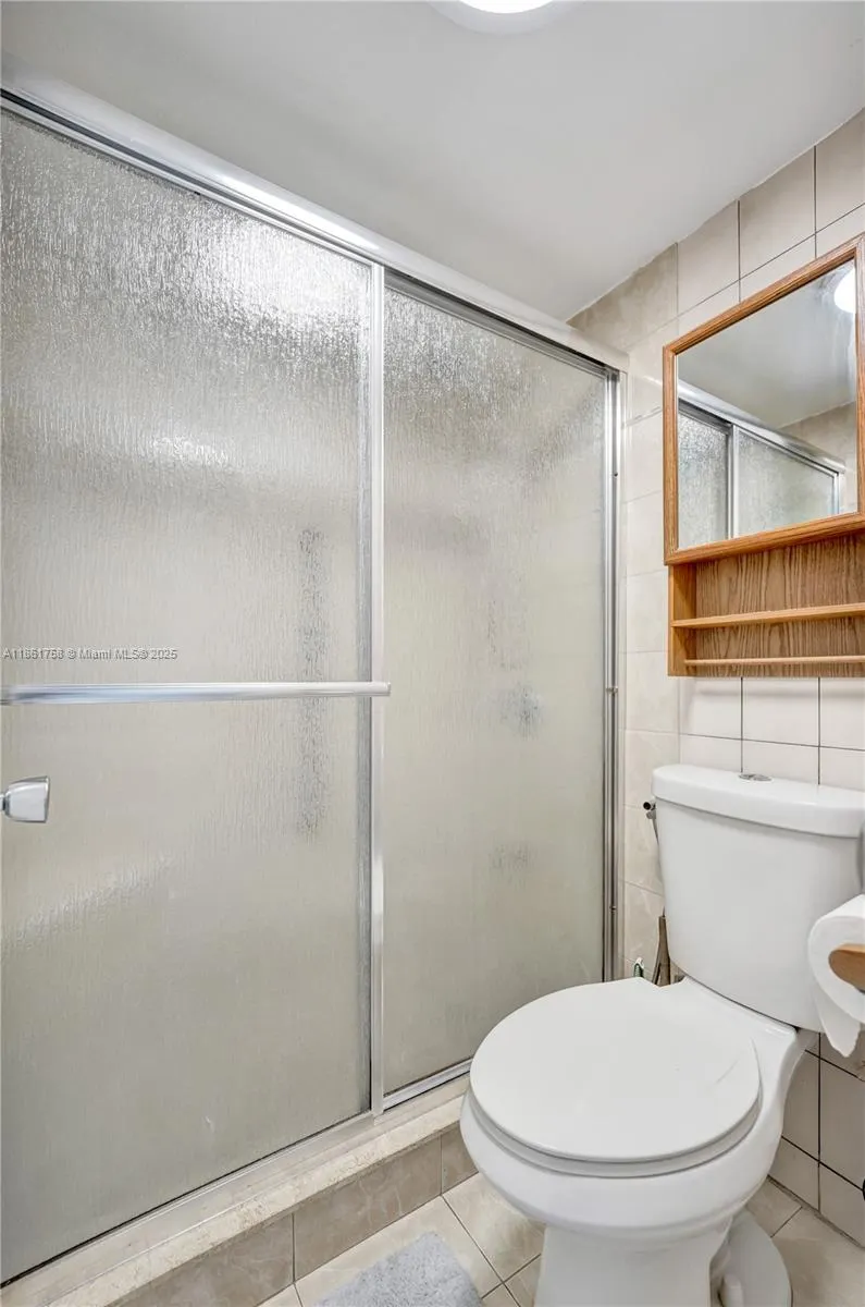 455 Paradise Isle Blvd, #104