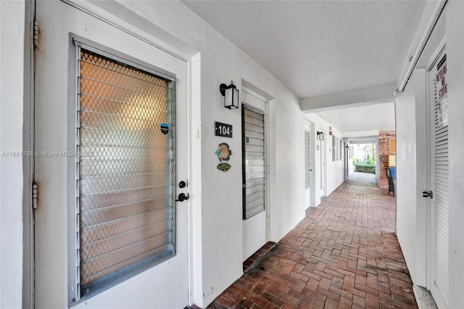 455 Paradise Isle Blvd, #104