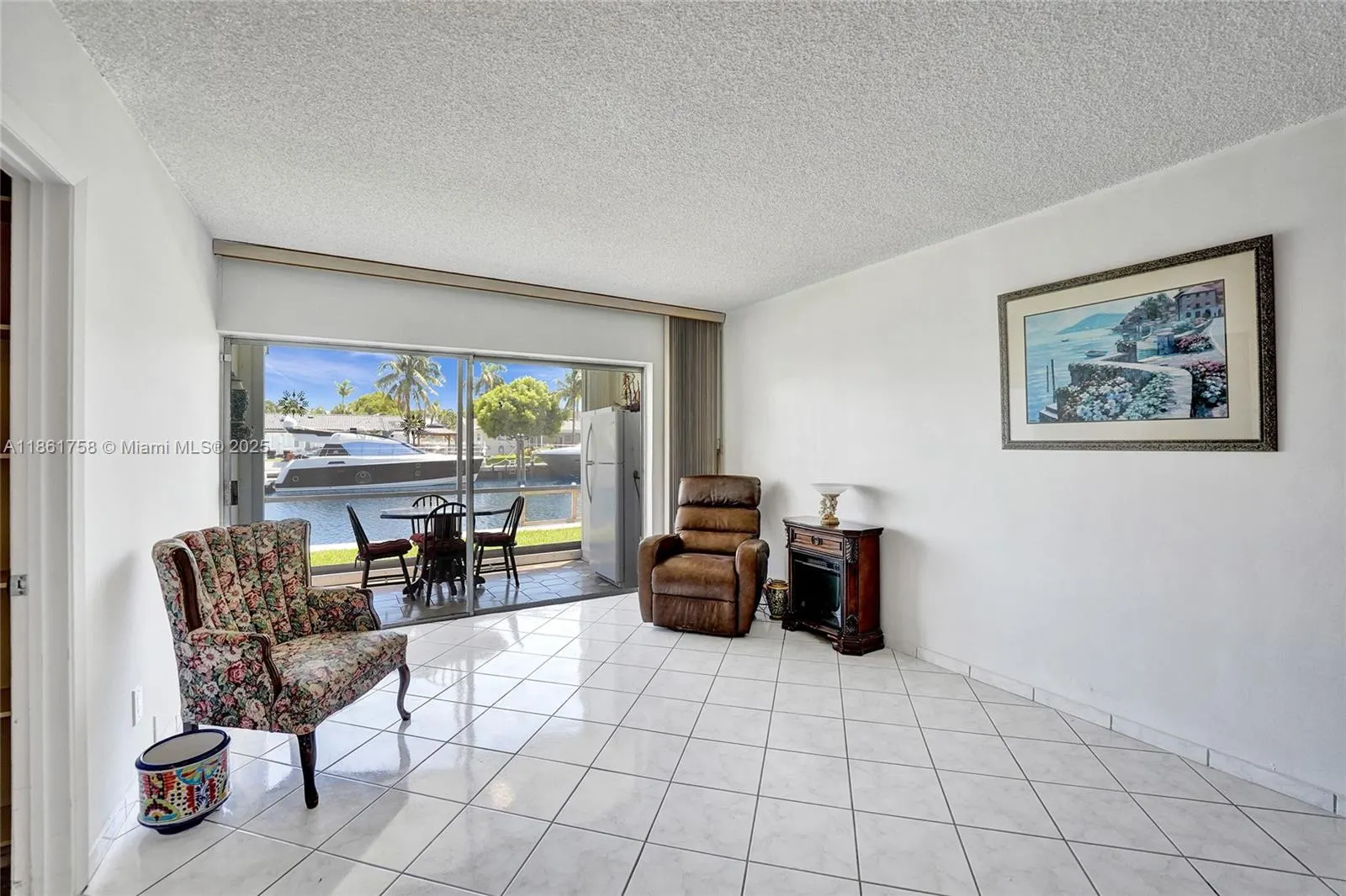 455 Paradise Isle Blvd, #104