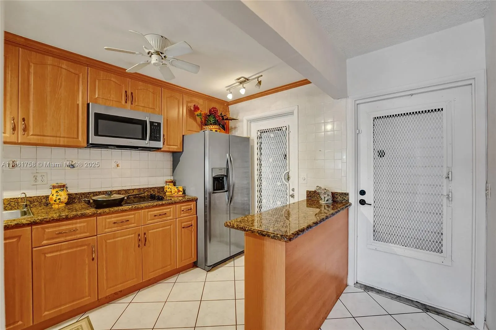 455 Paradise Isle Blvd, #104
