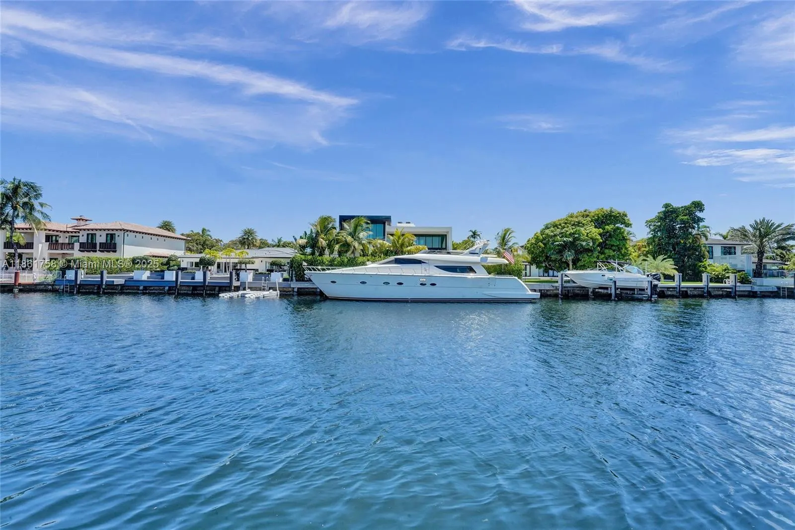 455 Paradise Isle Blvd, #104