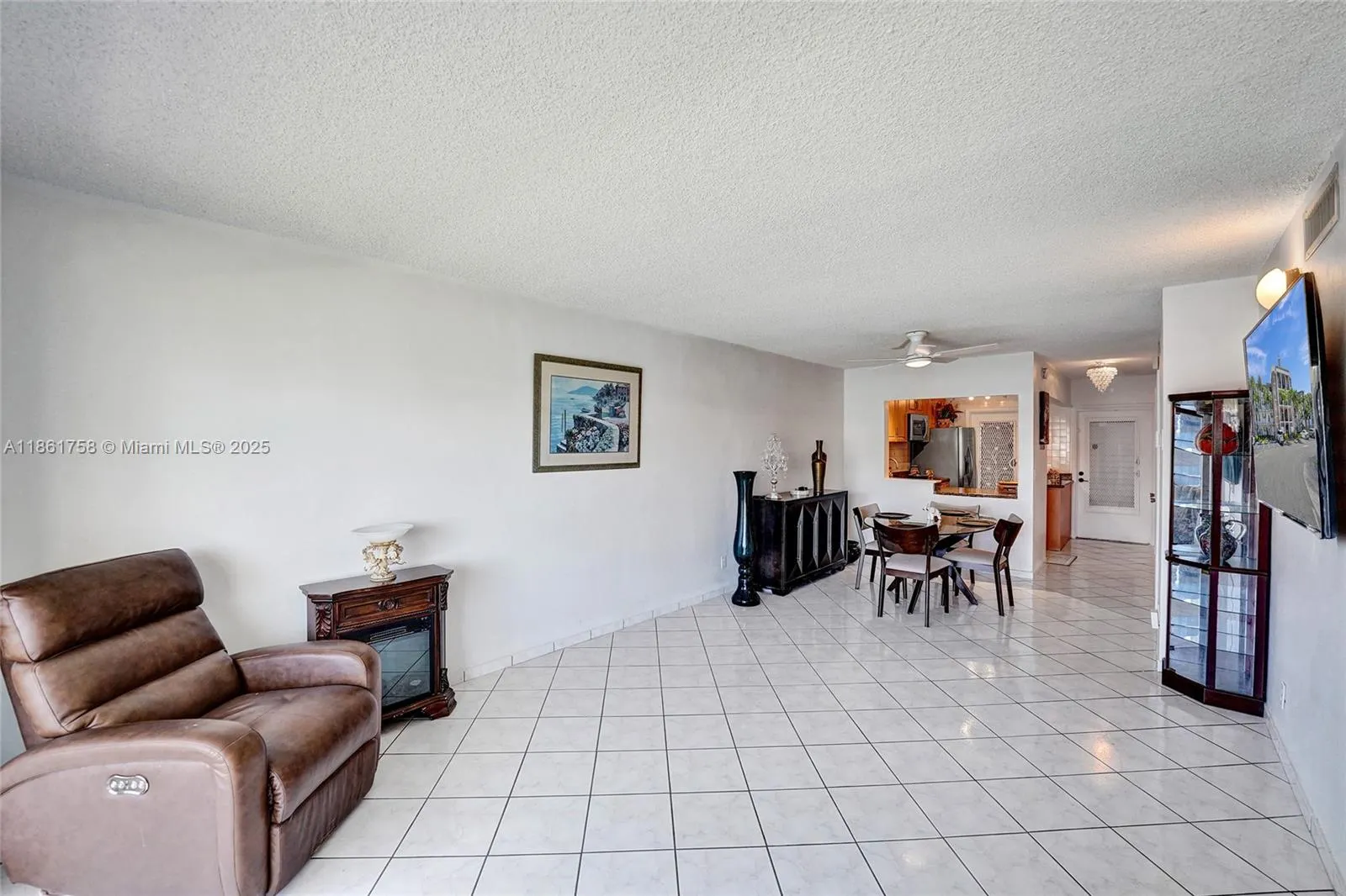 455 Paradise Isle Blvd, #104