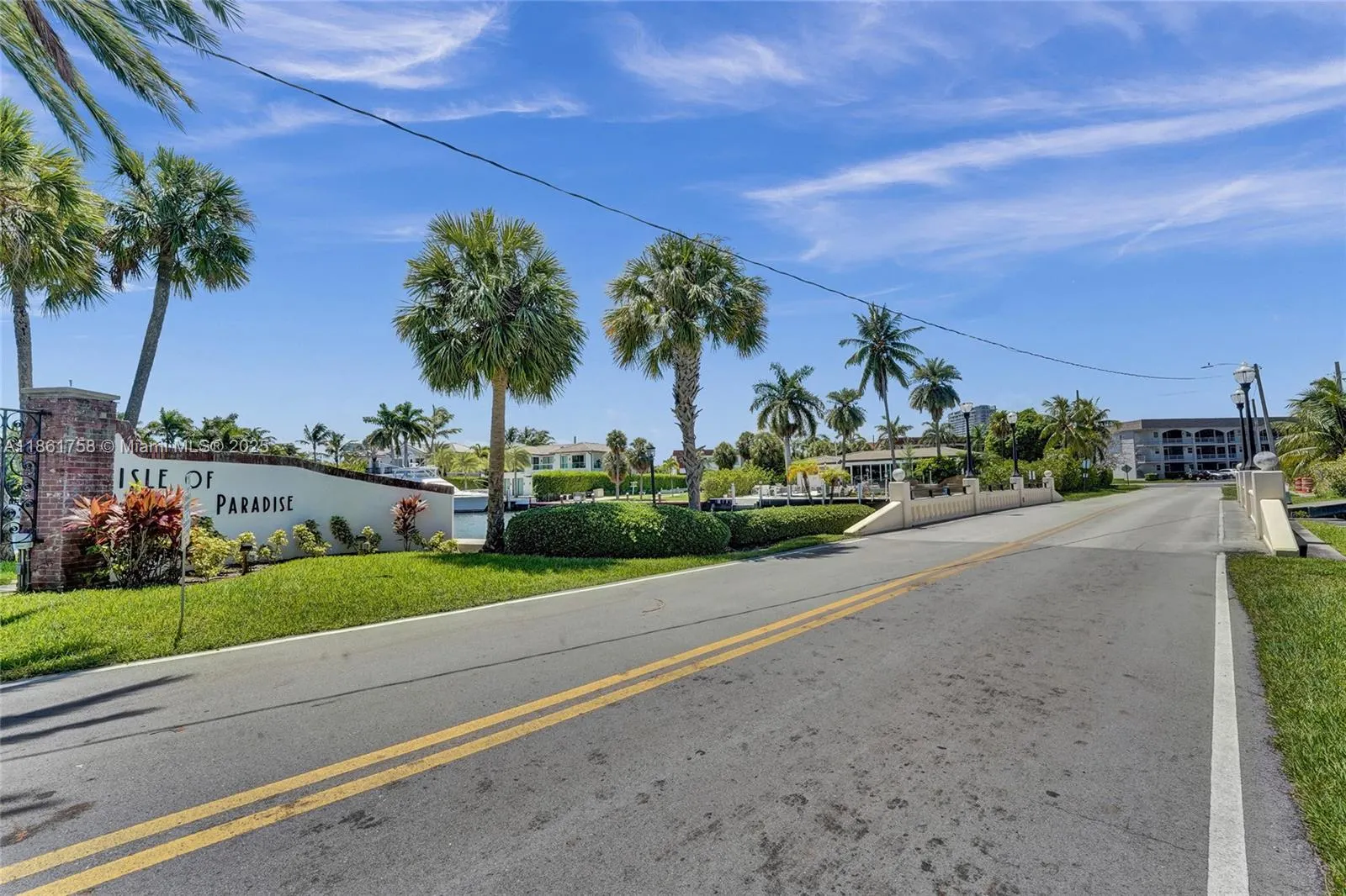 455 Paradise Isle Blvd, #104
