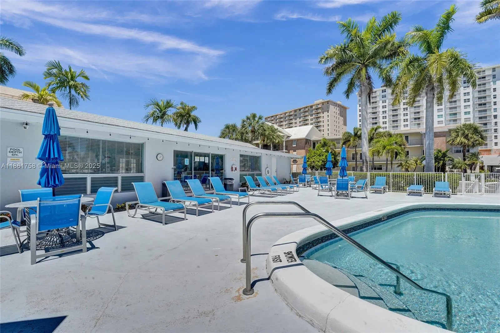 455 Paradise Isle Blvd, #104