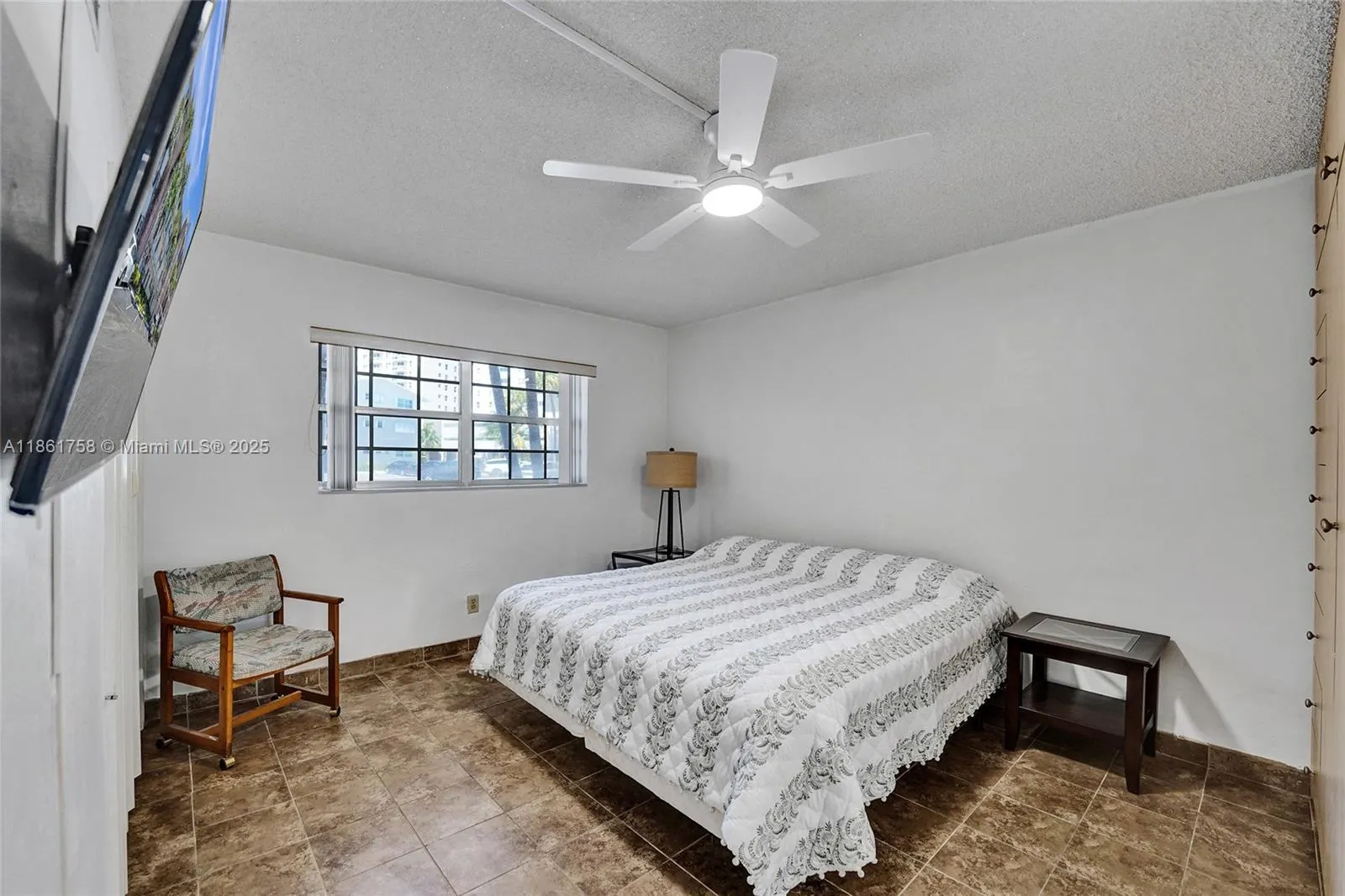 455 Paradise Isle Blvd, #104