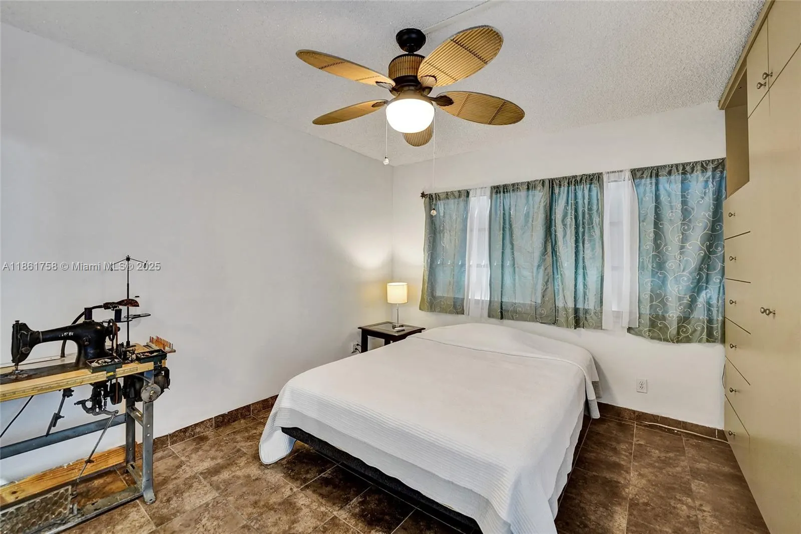 455 Paradise Isle Blvd, #104