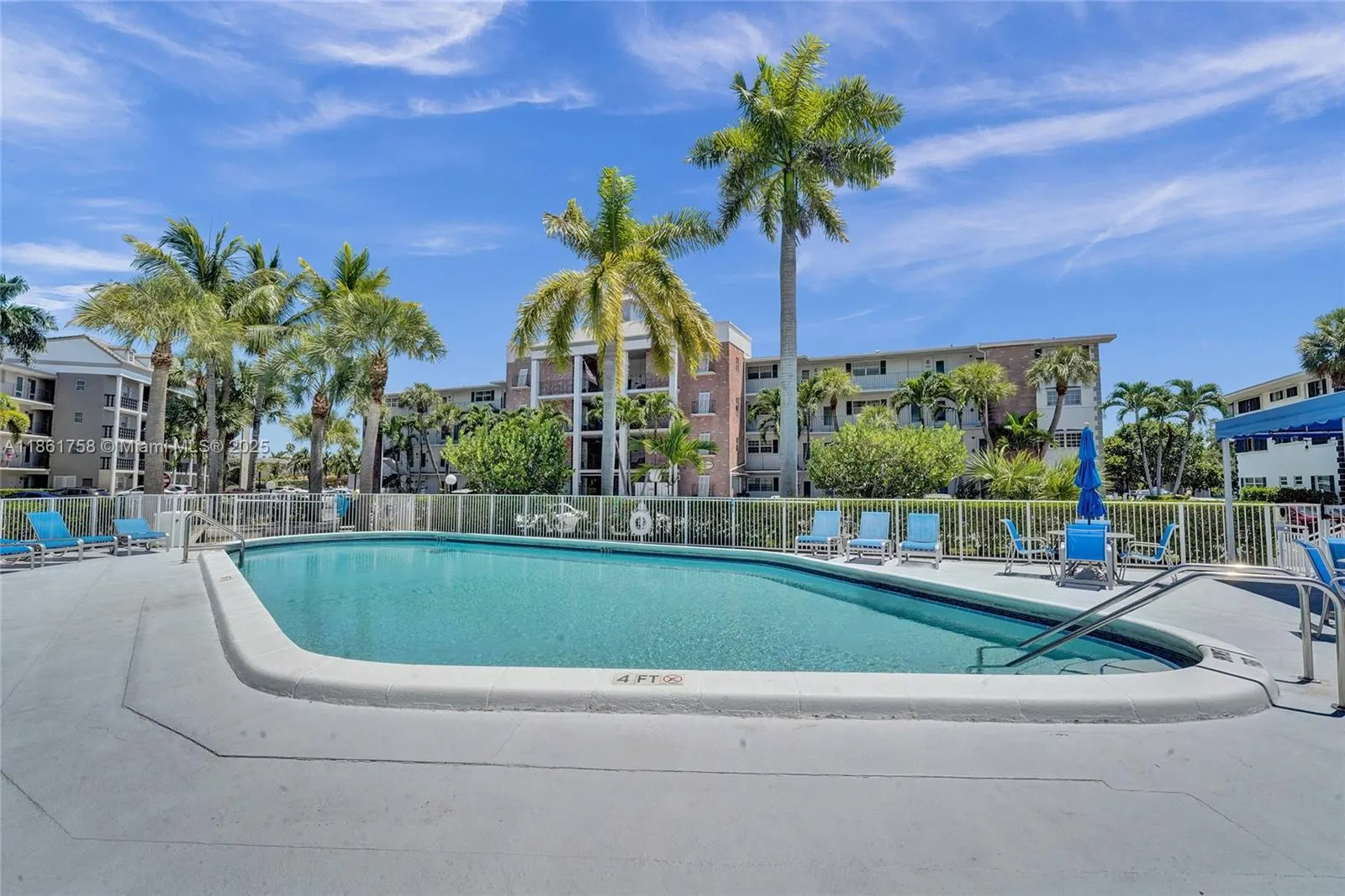 455 Paradise Isle Blvd, #104