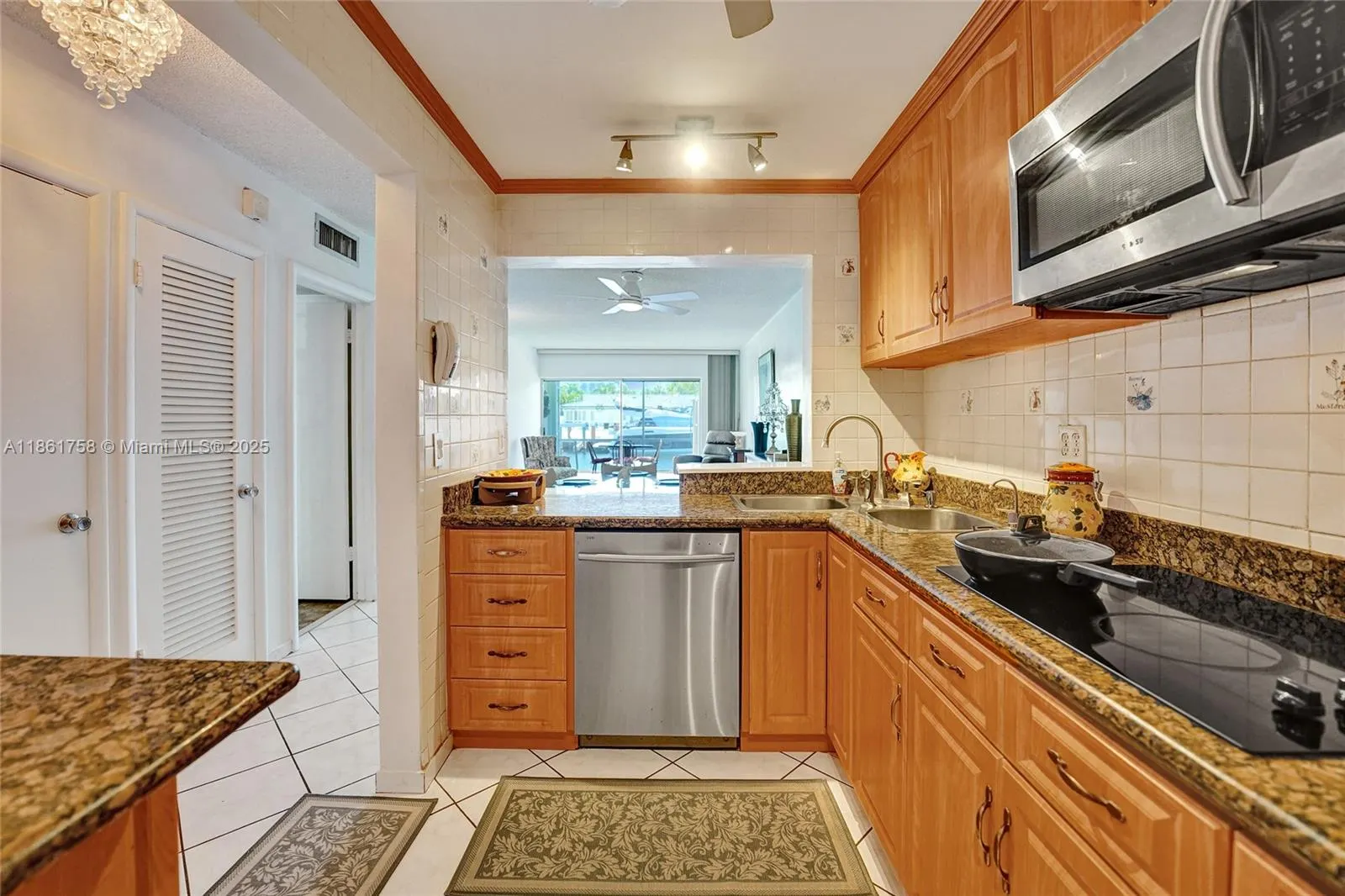 455 Paradise Isle Blvd, #104