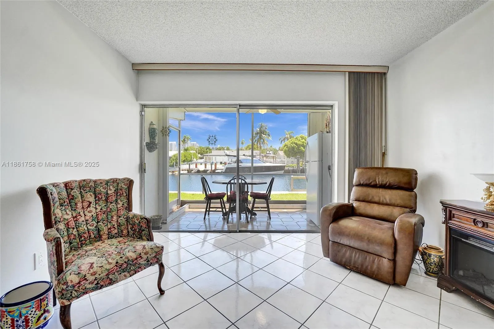 455 Paradise Isle Blvd, #104